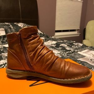 Womens Boots